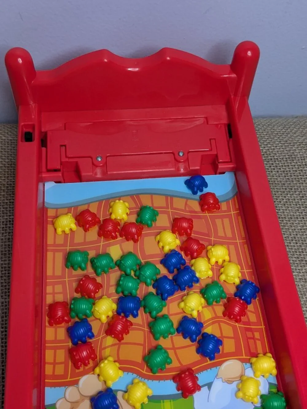 2013 Bed Bugs game By Pavilion Complete Works Toys R Us Edition 4 Players Hasbro